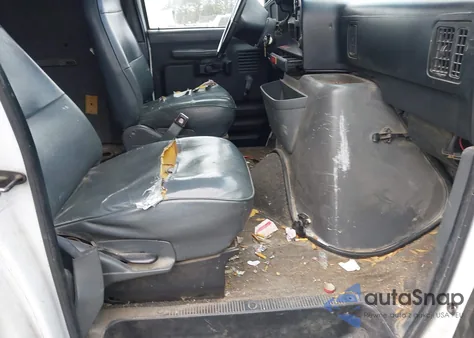 1993 Ford Econoline E350 Super Duty Van from USA, damaged, VIN 1FTJS34H9PHB76573